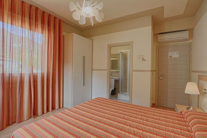 Imagen de la habitación del Hotel Europa, La Punta. Foto 13