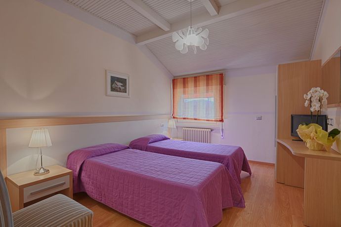 Imagen de la habitación del Hotel Europa, La Punta. Foto 15