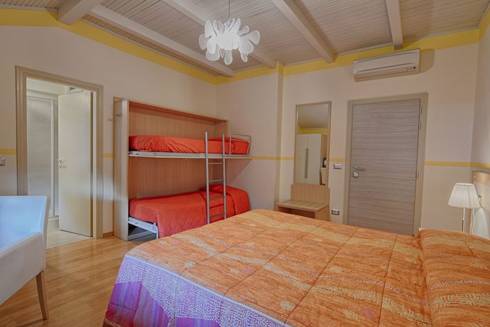 Imagen de la habitación del Hotel Europa, La Punta. Foto 18