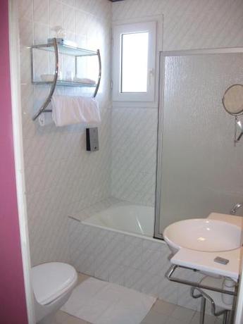 Imagen de la habitación del Hotel Europa, Maussac. Foto 7