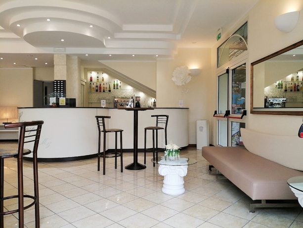 Imagen del bar/restaurante del Hotel Europa Milano Marittima. Foto 7