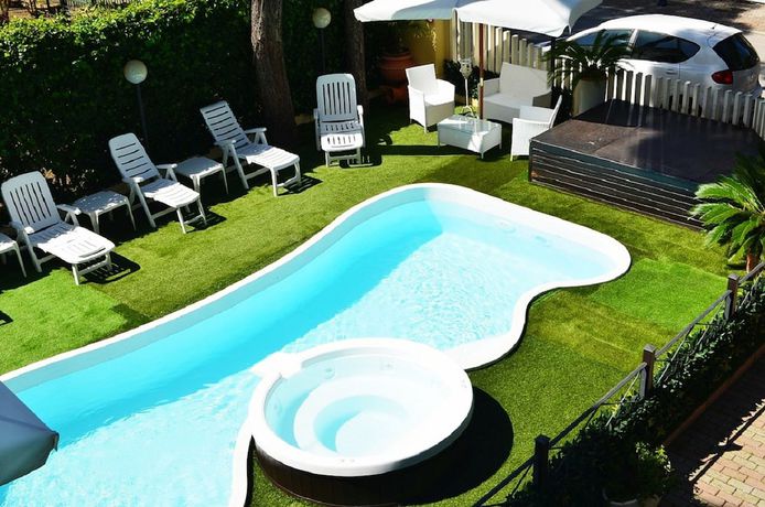 Imagen de la piscina del Hotel Europa Milano Marittima. Foto 20