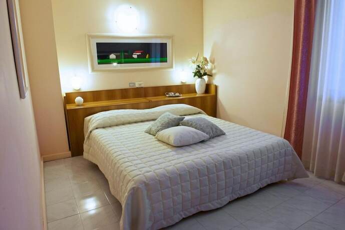 Imagen general del Hotel Europa, Modena. Foto 6