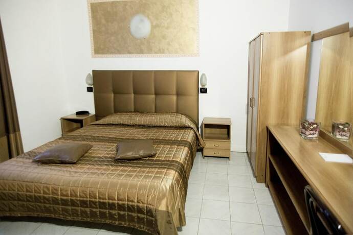 Imagen general del Hotel Europa, Modena. Foto 8