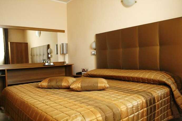 Imagen de la habitación del Hotel Europa, Modena. Foto 14