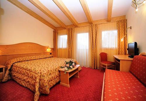 Imagen de la habitación del Hotel Europa, Moena - Alpe Lusia. Foto 6