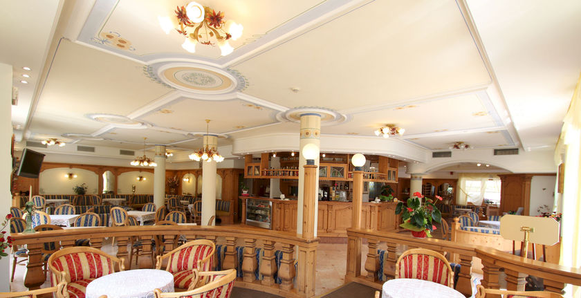 Imagen del bar/restaurante del Hotel Europa, Molveno. Foto 2