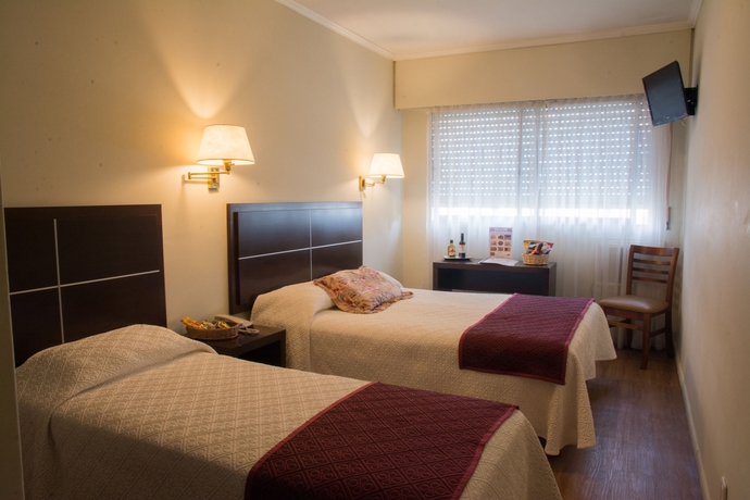 Imagen de la habitación del Hotel Europa, Montevideo. Foto 6