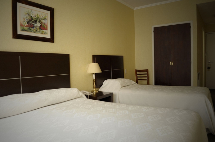 Imagen de la habitación del Hotel Europa, Montevideo. Foto 8