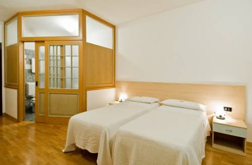 Imagen de la habitación del Hotel Europa, Mossini. Foto 7