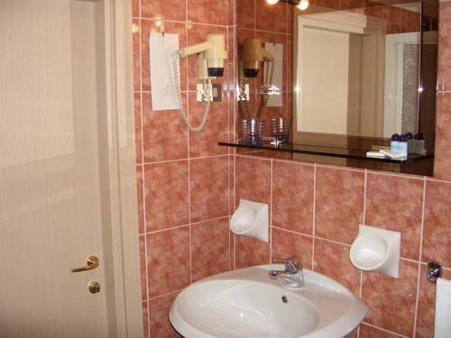 Imagen de la habitación del Hotel Europa, Mossini. Foto 18