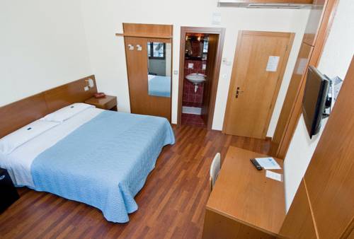 Imagen de la habitación del Hotel Europa, Mossini. Foto 19