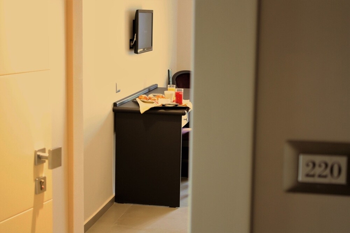 Imagen de la habitación del Hotel Europa, Nápoles. Foto 4