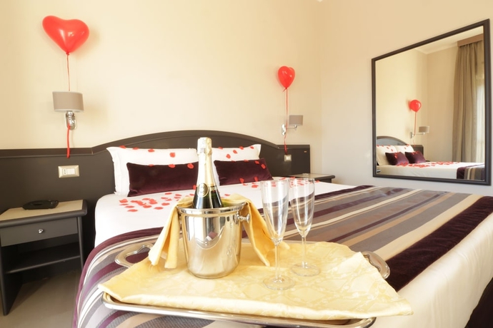 Imagen de la habitación del Hotel Europa, Nápoles. Foto 14