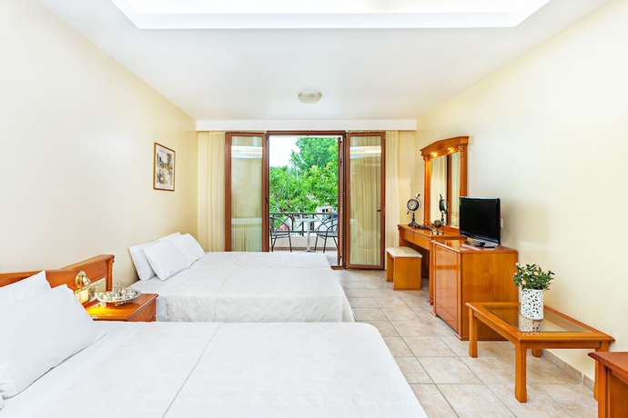 Imagen de la habitación del Hotel Europa, Olimpia. Foto 4