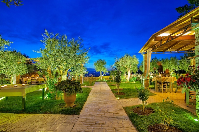 Imagen de la habitación del Hotel Europa, Olimpia. Foto 9