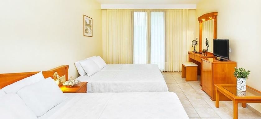 Imagen de la habitación del Hotel Europa, Olimpia. Foto 10