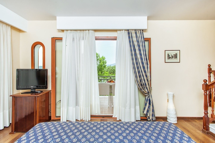 Imagen de la habitación del Hotel Europa, Olimpia. Foto 13