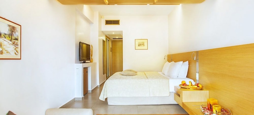 Imagen de la habitación del Hotel Europa, Olimpia. Foto 15