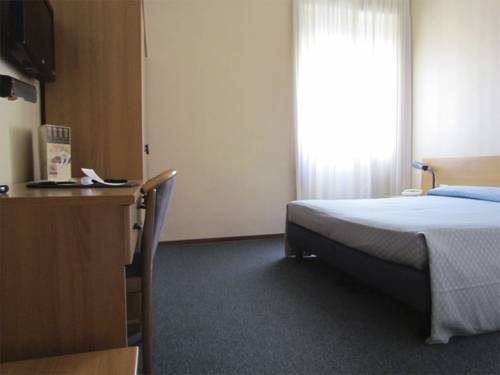 Imagen de la habitación del Hotel Europa Palace, San Remo. Foto 2