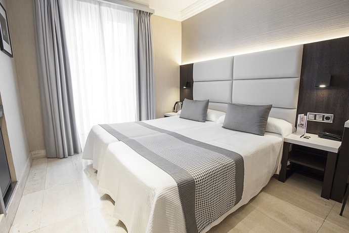 Imagen de la habitación del Hotel Europa, Pamplona. Foto 4
