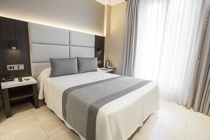 Imagen de la habitación del Hotel Europa, Pamplona. Foto 5