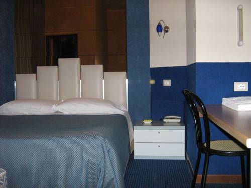 Imagen de la habitación del Hotel Europa Parking. Foto 10