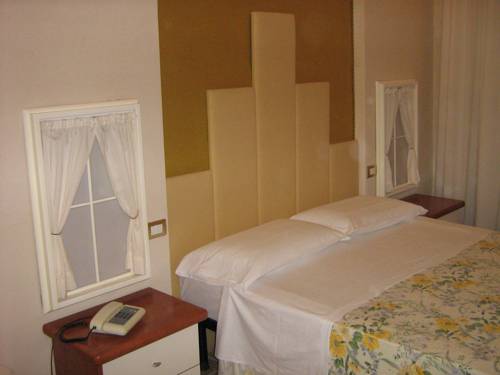 Imagen de la habitación del Hotel Europa Parking. Foto 13