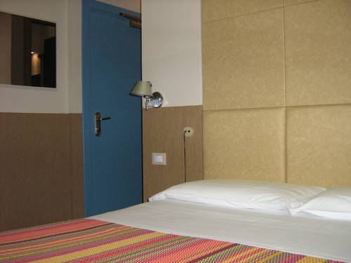 Imagen de la habitación del Hotel Europa Parking. Foto 15