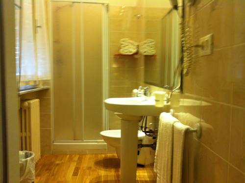 Imagen de la habitación del Hotel Europa Parking. Foto 16