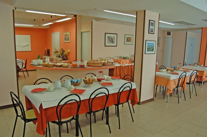 Imagen del bar/restaurante del Hotel Europa Poggibonsi. Foto 2