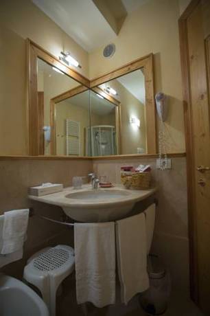 Imagen de la habitación del Hotel Europa Residence. Foto 2