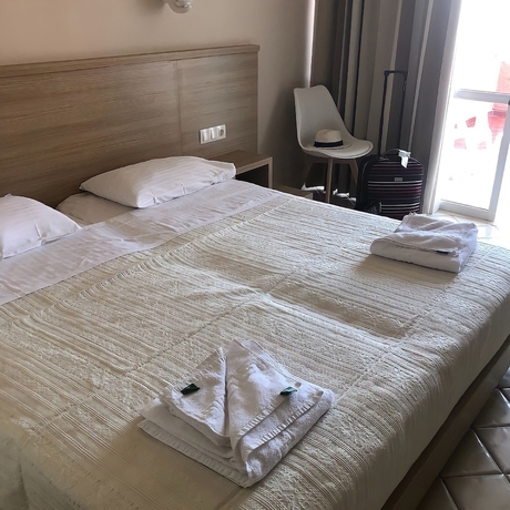 Imagen de la habitación del Hotel Europa Resort. Foto 10