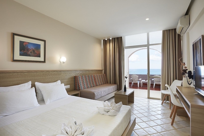 Imagen de la habitación del Hotel Europa Resort. Foto 11