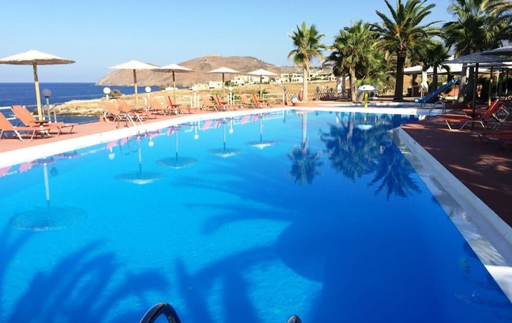Imagen de la piscina del Hotel Europa Resort. Foto 18