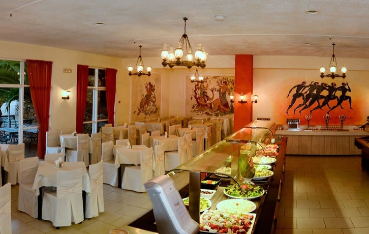 Imagen del bar/restaurante del Hotel Europa Resort. Foto 3