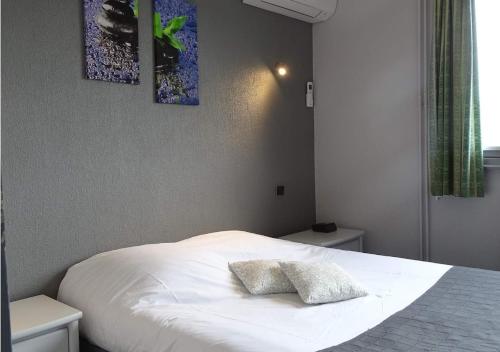 Imagen de la habitación del Hotel Europa, Roussillon-en-Isere. Foto 7