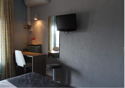 Imagen de la habitación del Hotel Europa, Roussillon-en-Isere. Foto 8