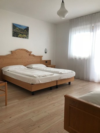 Imagen de la habitación del Hotel Europa, San Giovanni di Fassa. Foto 10