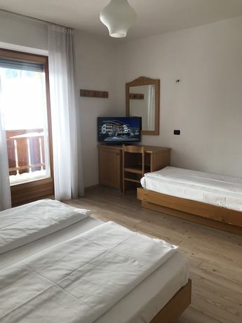 Imagen de la habitación del Hotel Europa, San Giovanni di Fassa. Foto 11