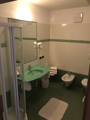 Imagen de la habitación del Hotel Europa, San Giovanni di Fassa. Foto 13