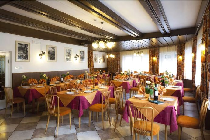 Imagen del bar/restaurante del Hotel Europa, San Giovanni di Fassa. Foto 8