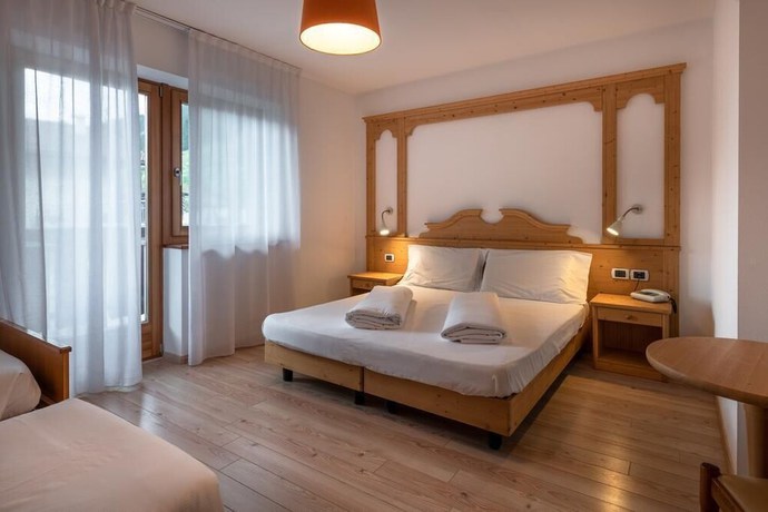 Imagen de la habitación del Hotel Europa, San Giovanni di Fassa. Foto 16