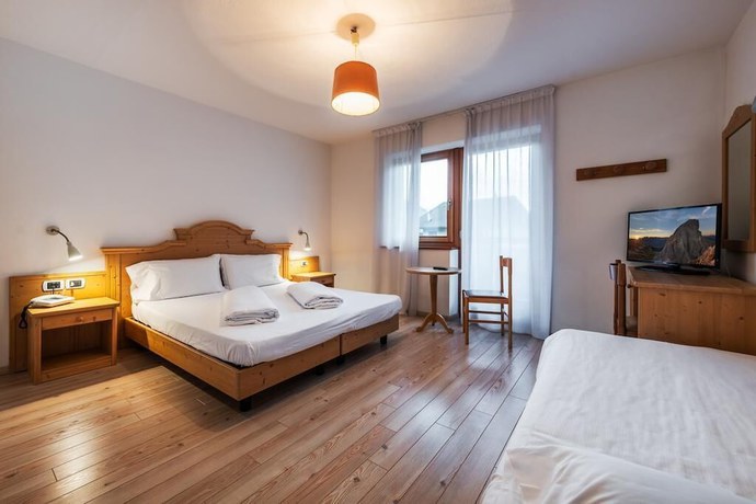 Imagen de la habitación del Hotel Europa, San Giovanni di Fassa. Foto 18