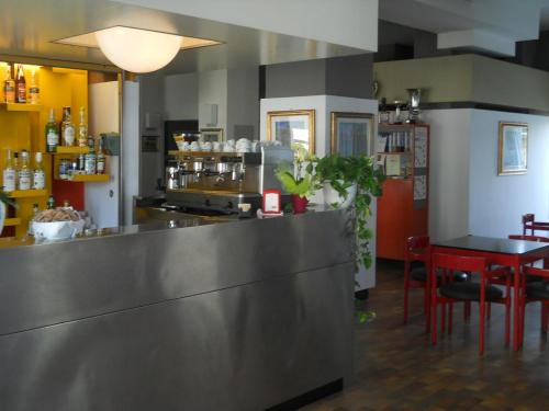 Imagen de la habitación del Hotel Europa, Senigallia. Foto 8