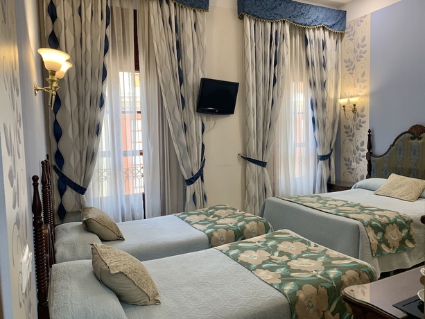 Imagen de la habitación del Hotel Europa, Sevilla. Foto 5