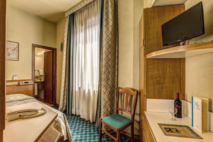 Imagen de la habitación del Hotel Europa, Signa. Foto 7