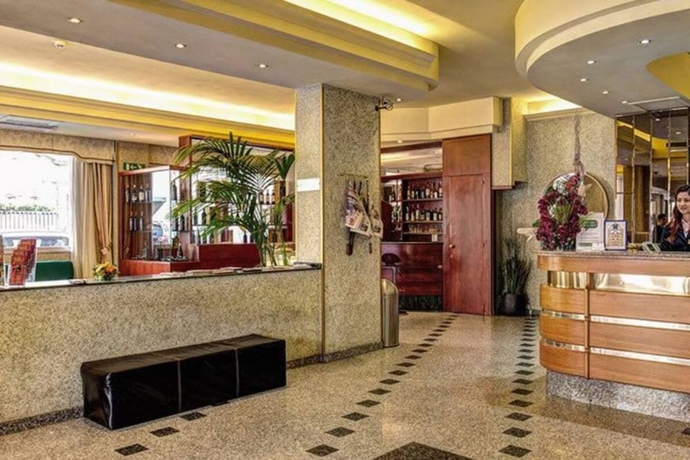 Imagen de los interiores del Hotel Europa, Signa. Foto 14