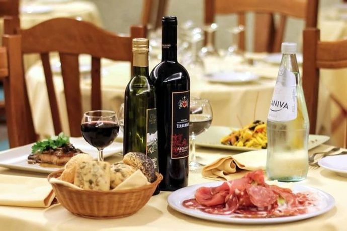 Imagen del bar/restaurante del Hotel Europa, Signa. Foto 3
