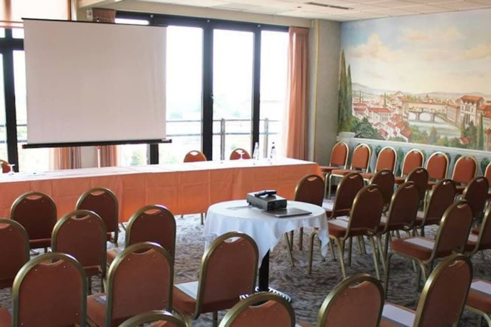 Imagen de los interiores del Hotel Europa, Signa. Foto 15